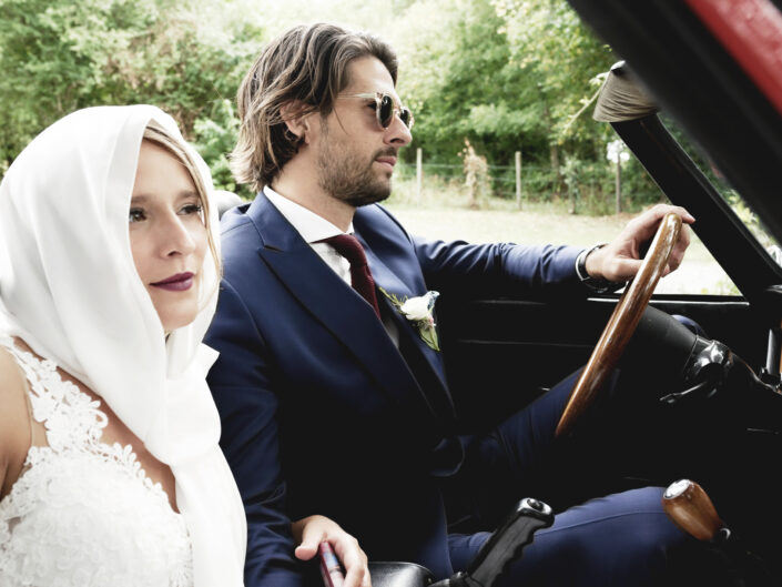 Frogart Mariage Photo Couple Voiture rouge