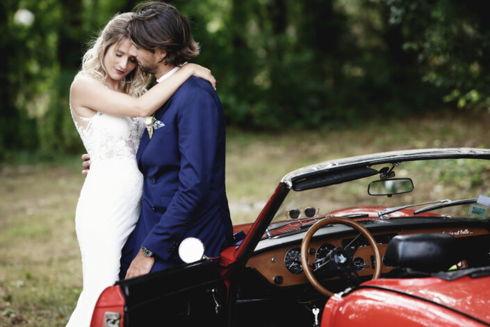 Frogart Mariage Photo Couple Voiture rouge